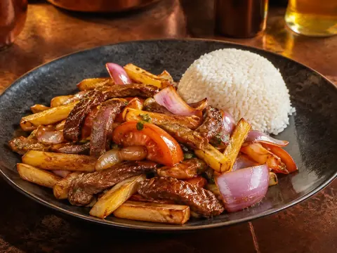 Lomo saltado