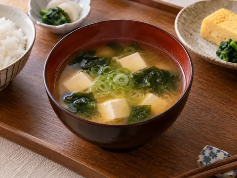 Soupe miso au tofu