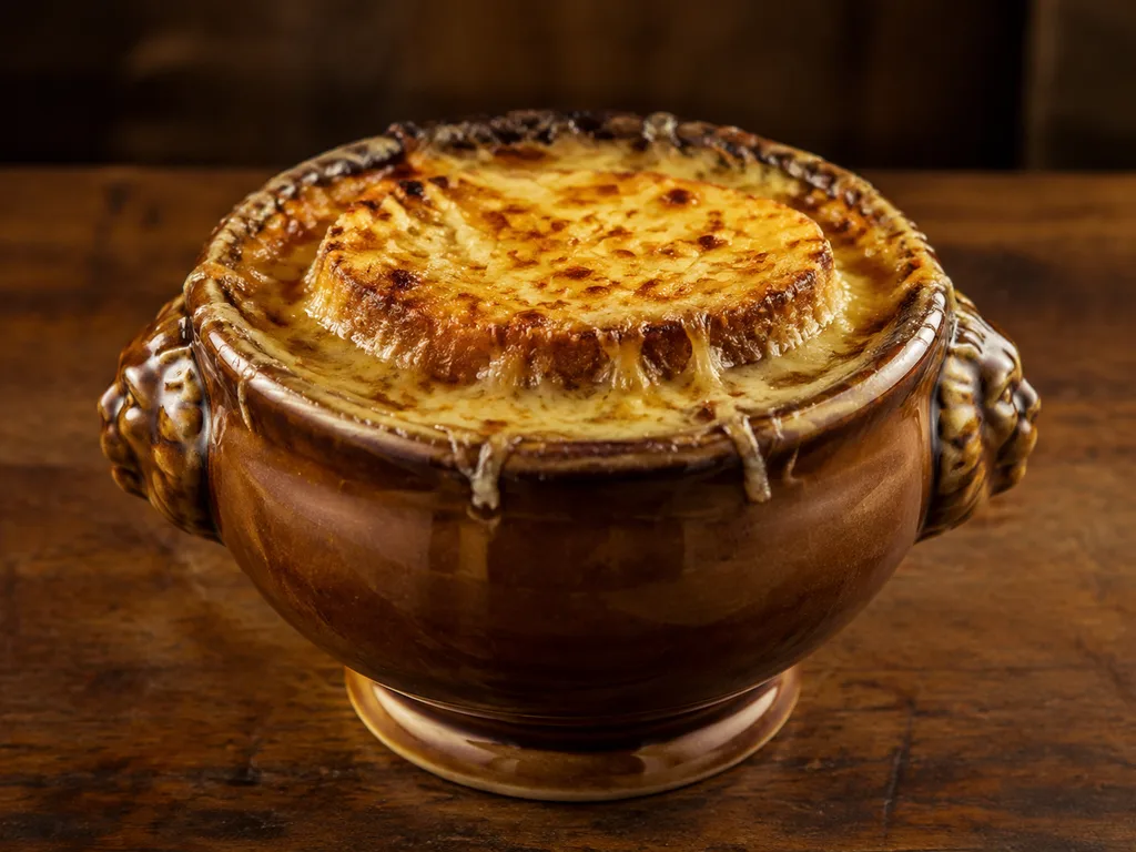 Soupe à l’oignon gratinée